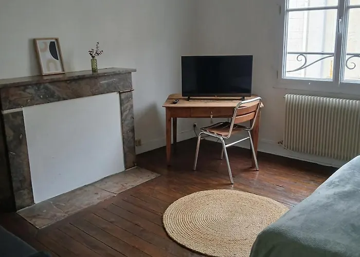 Doutre-2e Etage Apartman